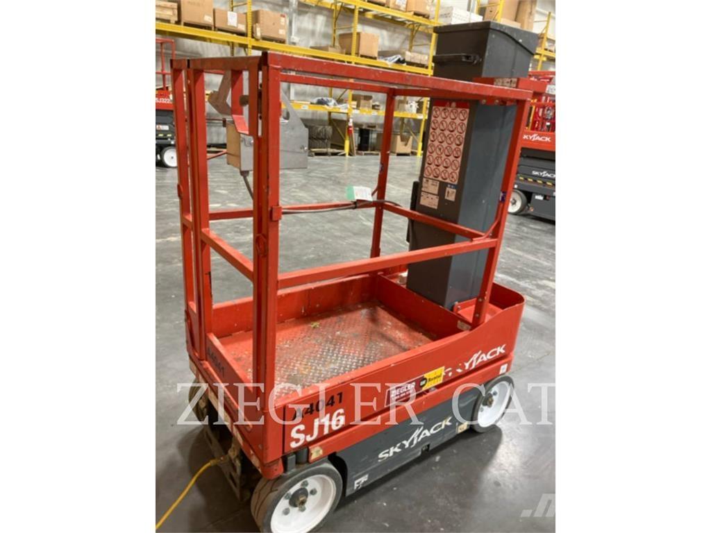 Skyjack SJ16 Scheren-Arbeitsbühnen