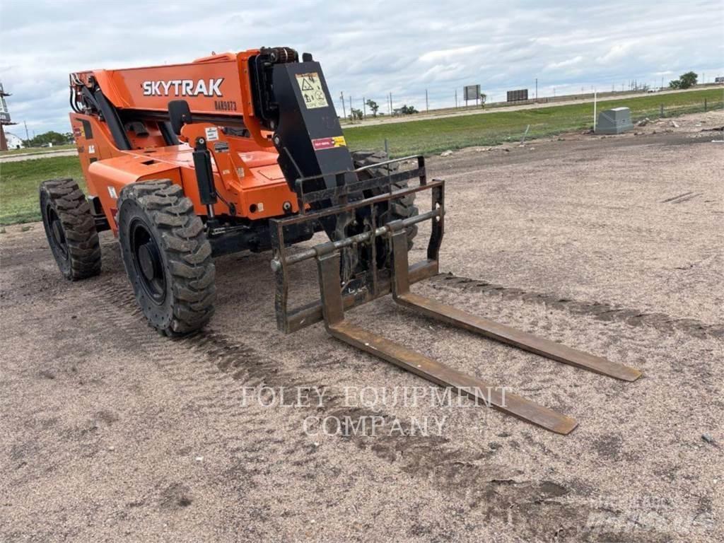 SkyTrak 8042O Telescopic handlers