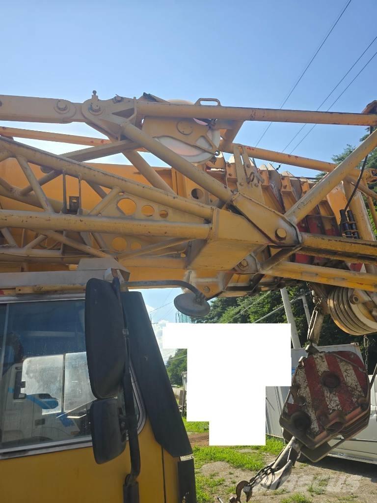Liebherr LTM 1090 All-Terrain-Krane