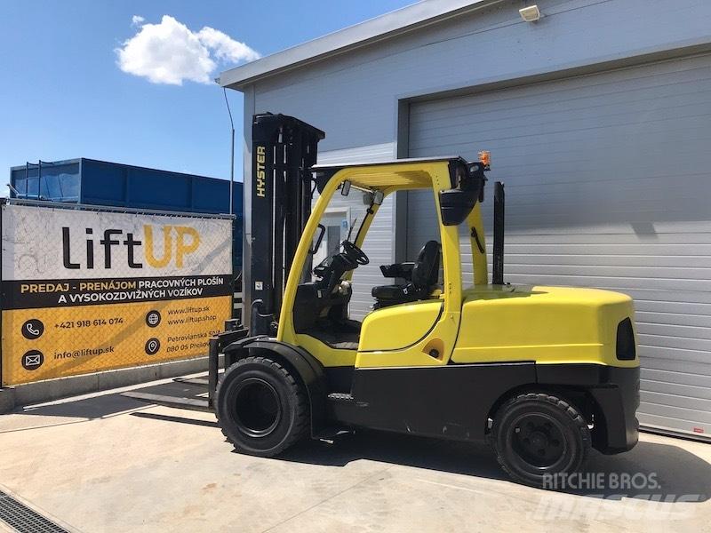 Hyster 5.5 FT Diesel Stapler