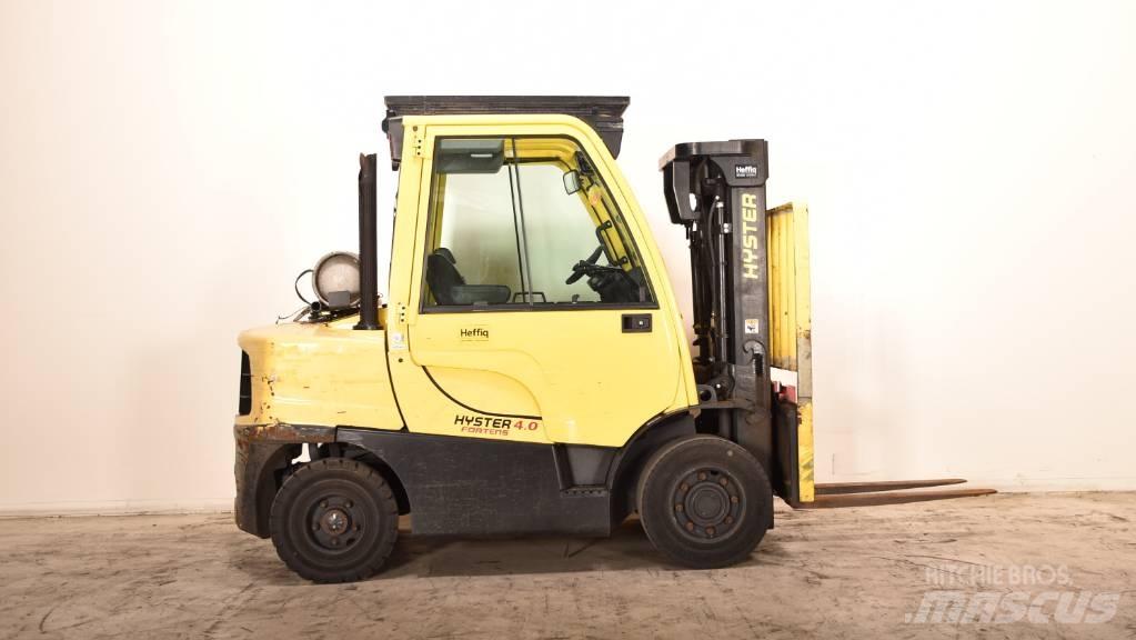 Hyster H 40 FT Gas Stapler
