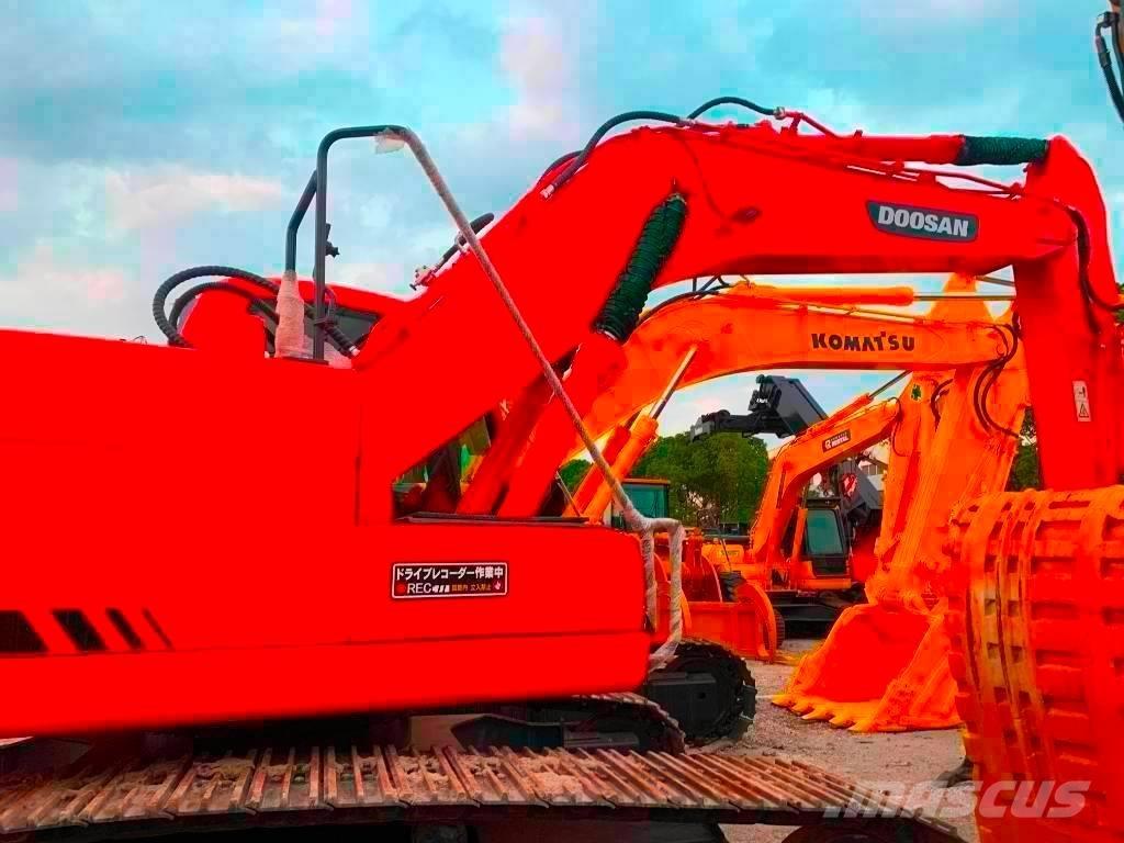 Doosan DX 225 LC Raupenbagger