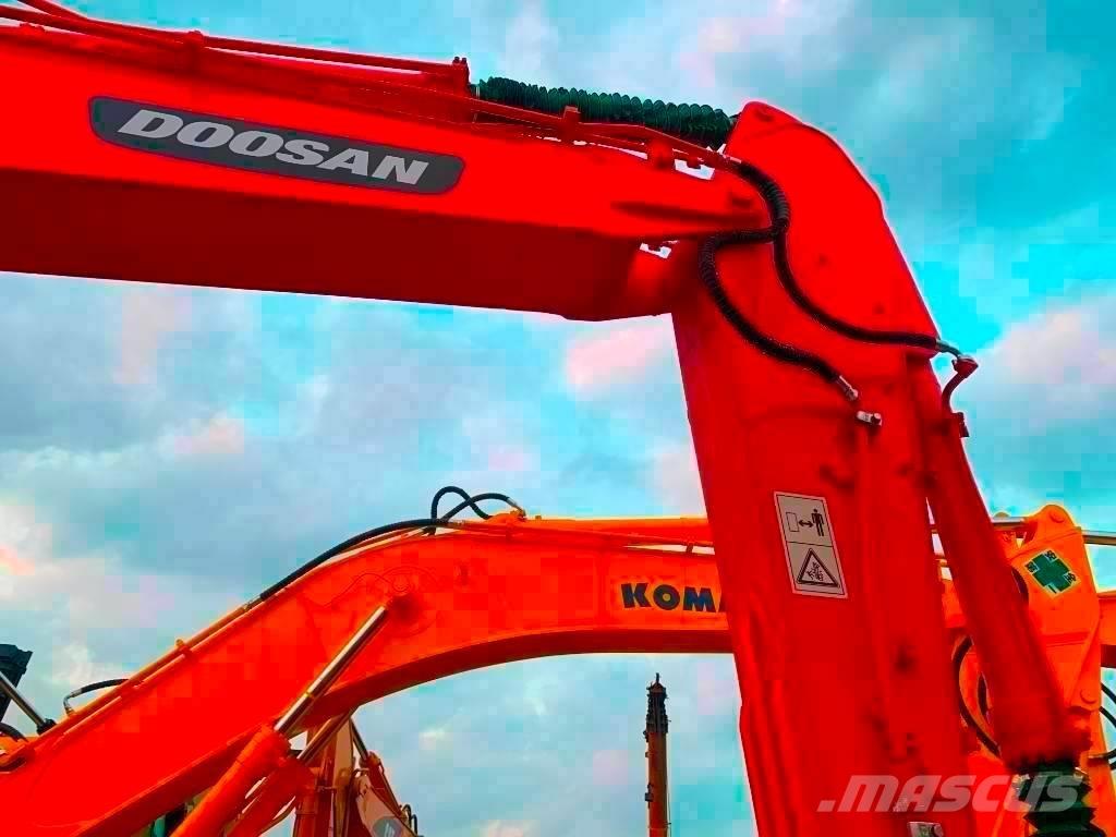 Doosan DX 225 LC Raupenbagger