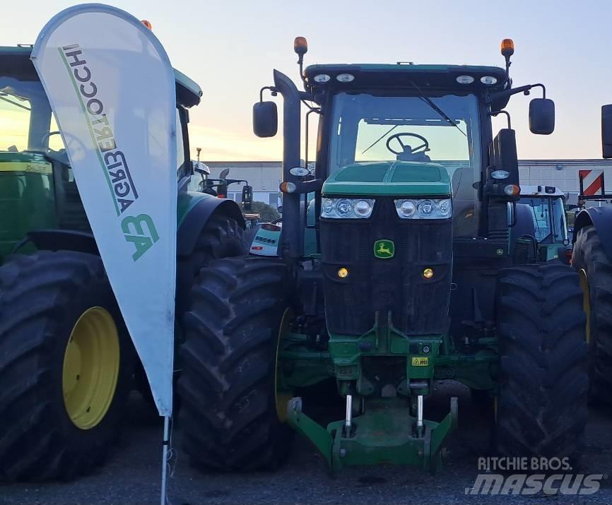 John Deere 7230 R Traktoren