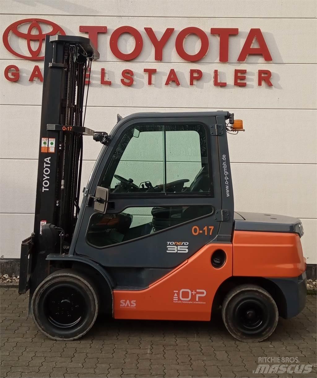 Toyota 52-8FDJF35 Diesel Stapler