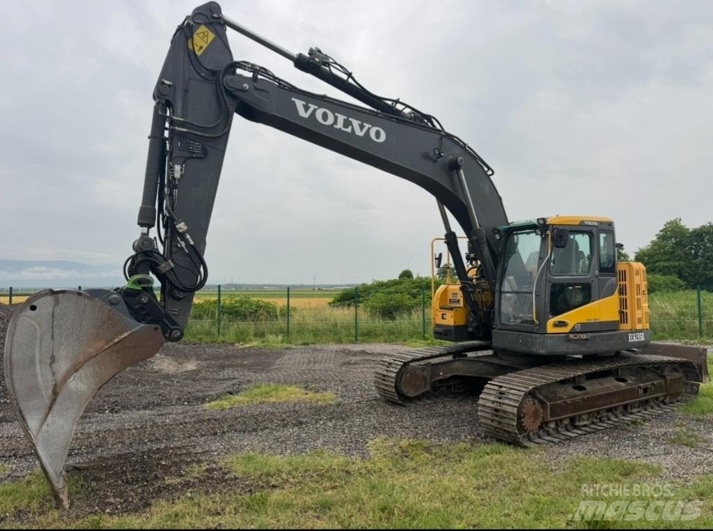 Volvo ECR235DL Raupenbagger