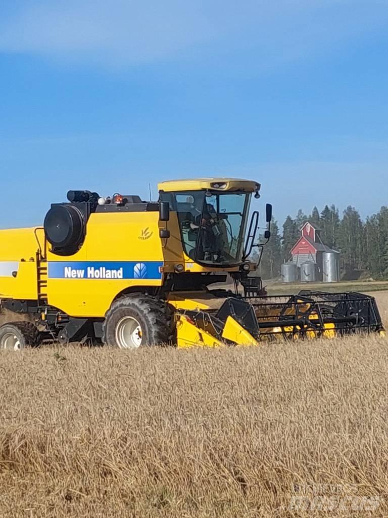 New Holland TC 5050 Mähdrescher