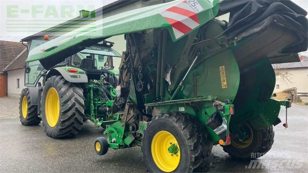 John Deere V461R Quaderpressen