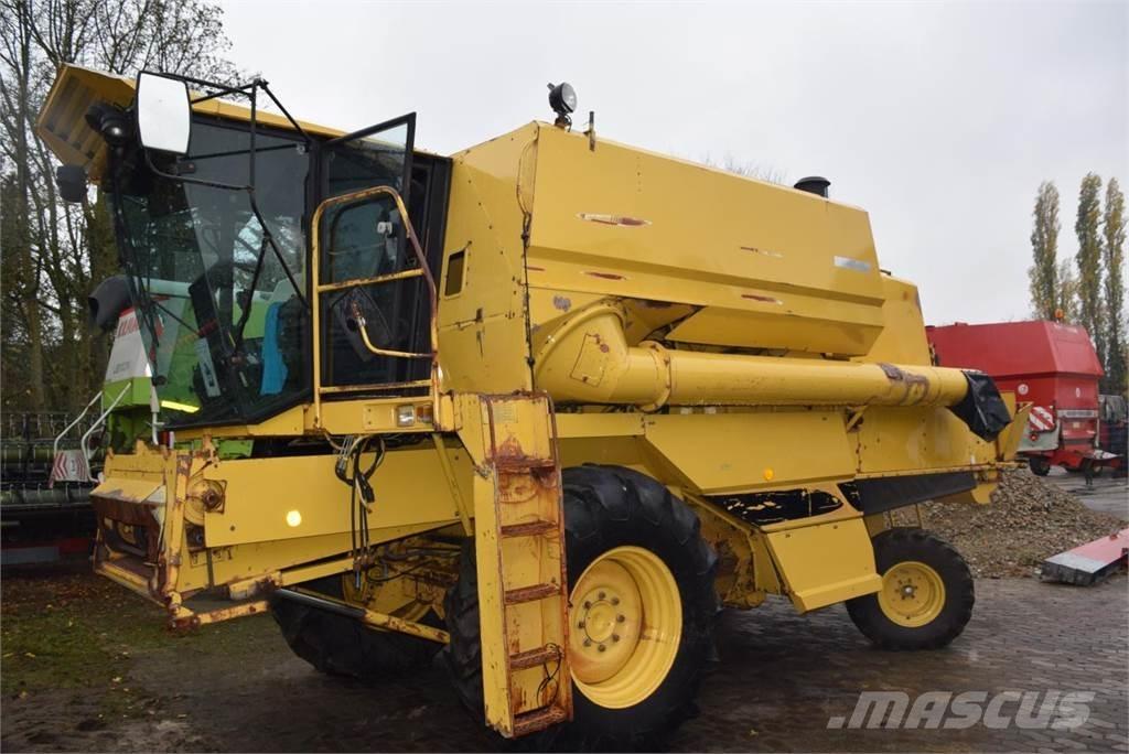 New Holland TF 42 Mähdrescher