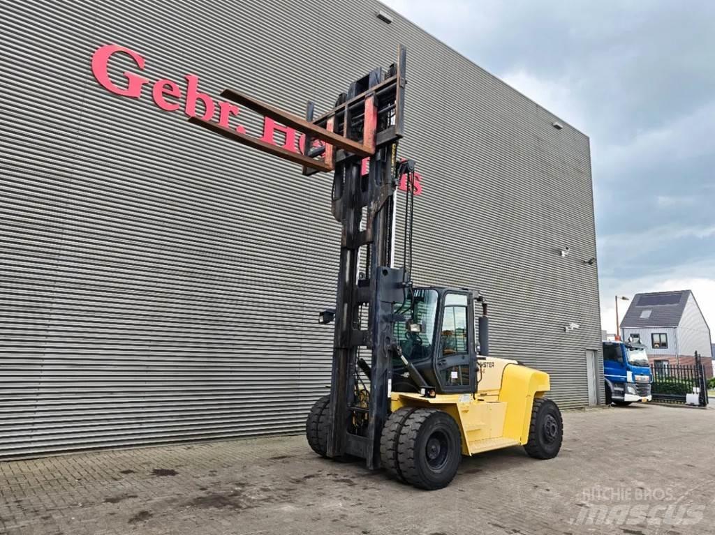 Hyster H16XM-6 Diesel Stapler