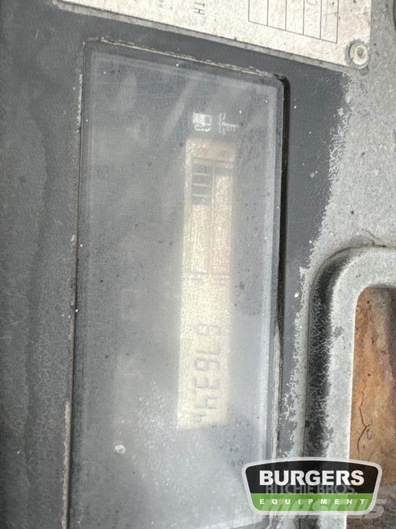 Toyota 8FDF25 Diesel Stapler