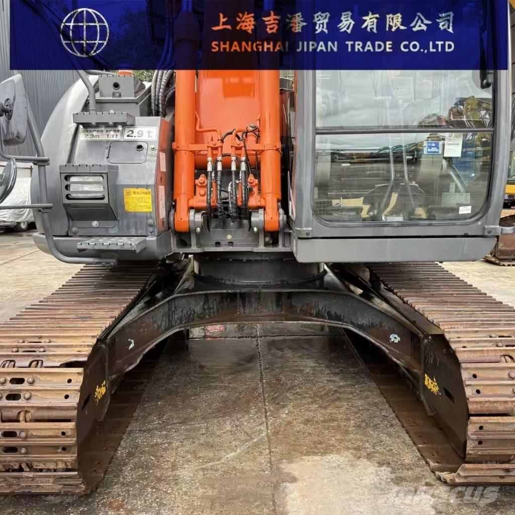 Hitachi ZX 135 Raupenbagger
