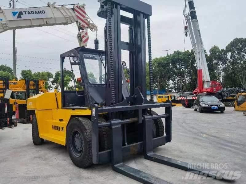 Komatsu FD 160 Diesel Stapler