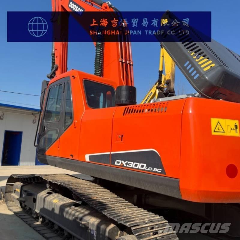 Doosan DX 300 Raupenbagger
