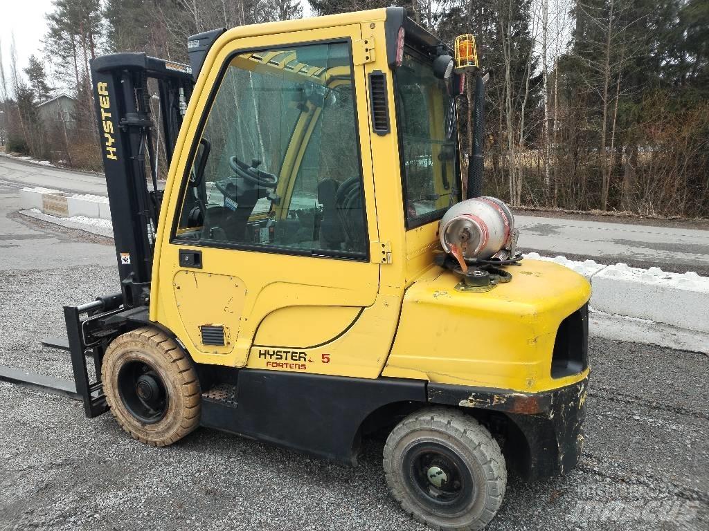 Hyster H3.5FT Gas Stapler
