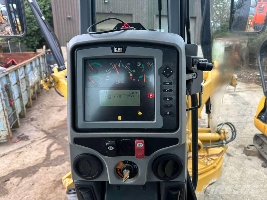 CAT 150 Grader