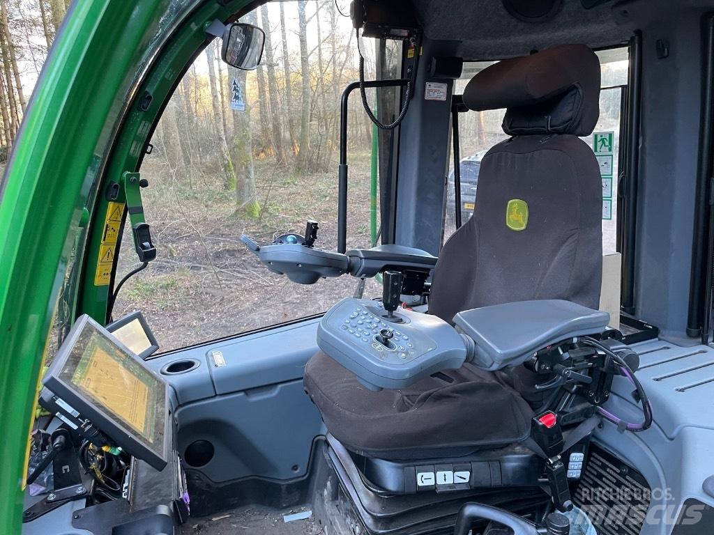 John Deere 1110G Forwarder