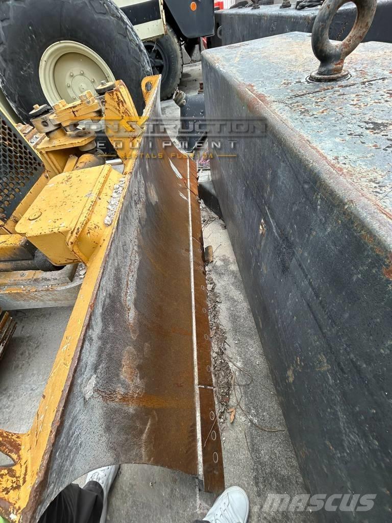 CAT D 3 C III Bulldozer