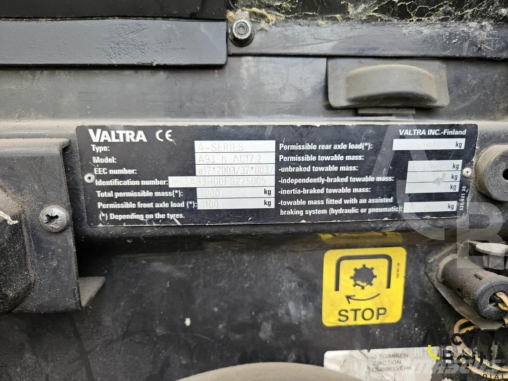 Valtra A 93H Traktoren