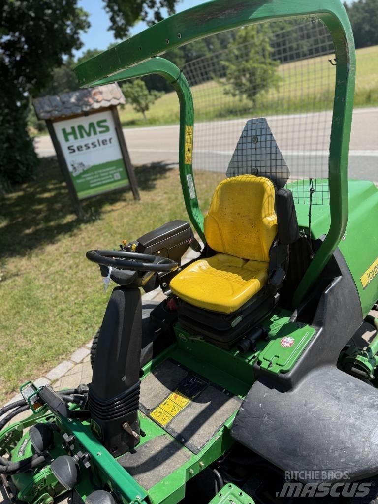 John Deere 8800 Reitermäher