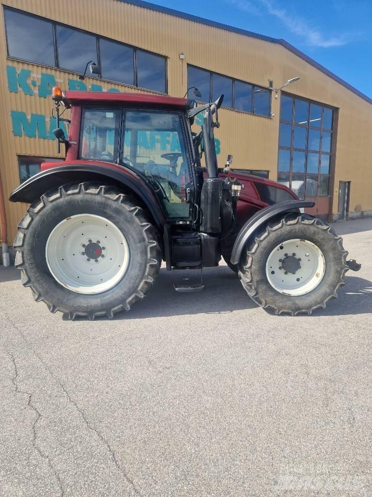 Valtra N143 Traktoren