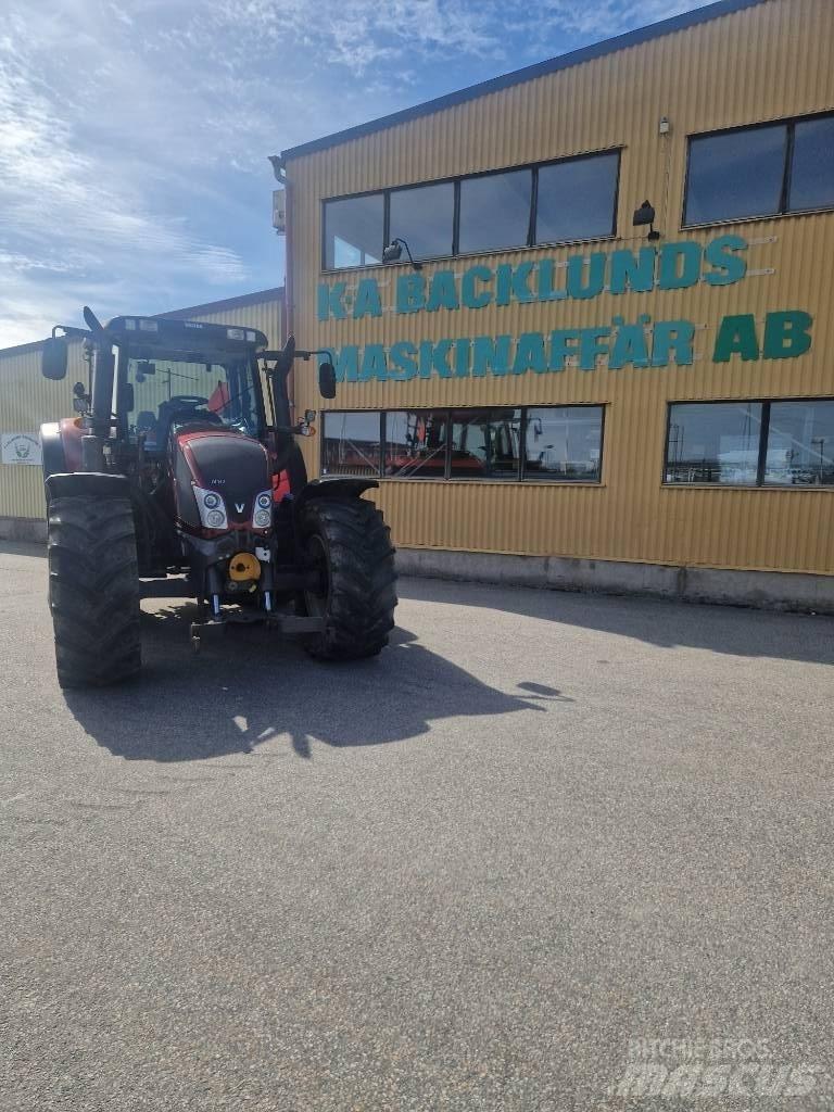 Valtra N143 Traktoren