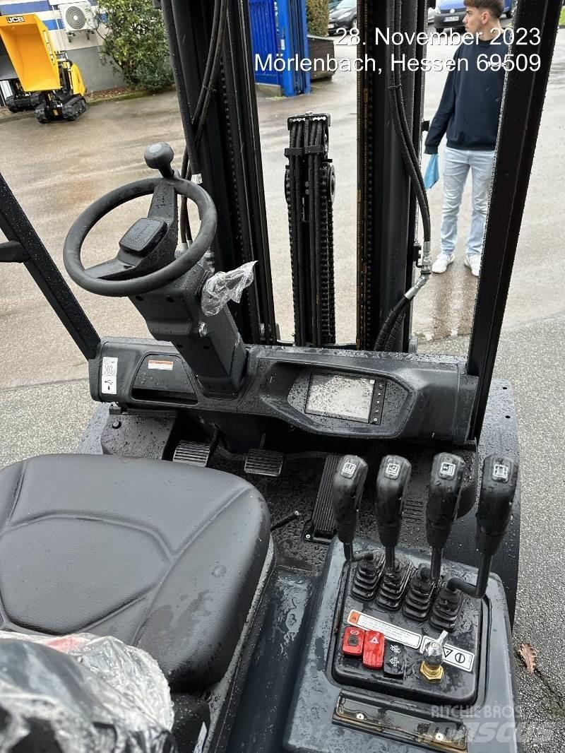 Doosan D30NXS Diesel Stapler