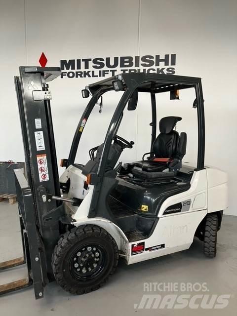Mitsubishi FD25N3 Diesel Stapler