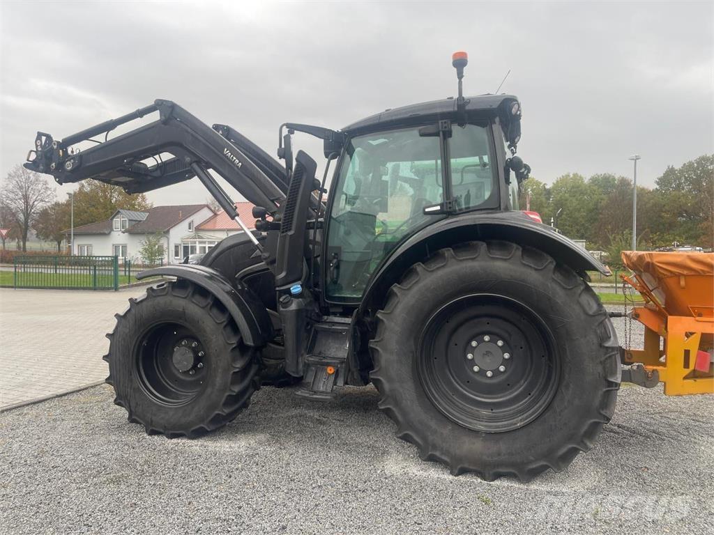 Valtra N 175 Traktoren