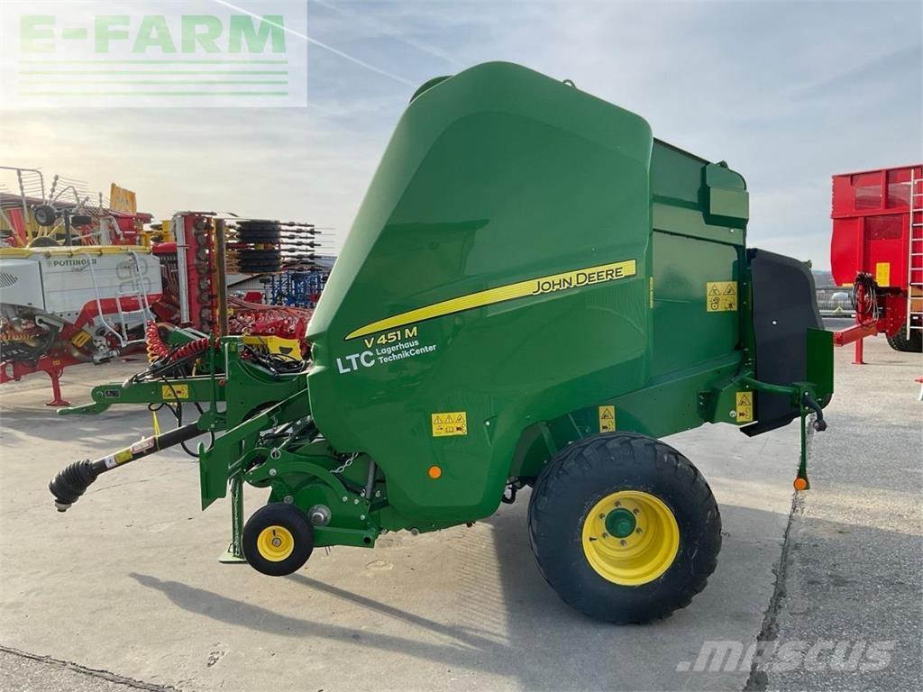 John Deere V451 M Quaderpressen