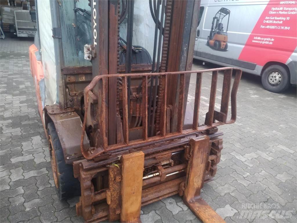 Toyota 40-8FD40N Diesel Stapler