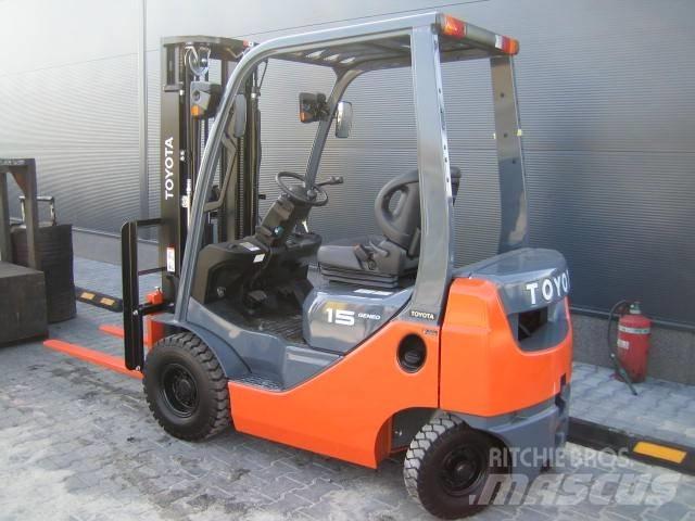 TOYOTA 028FGF15 Gas Stapler