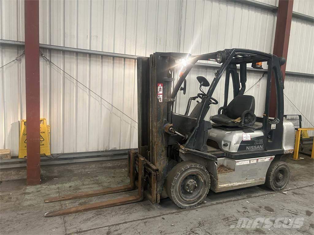 Nissan FD02A25Q Diesel Stapler