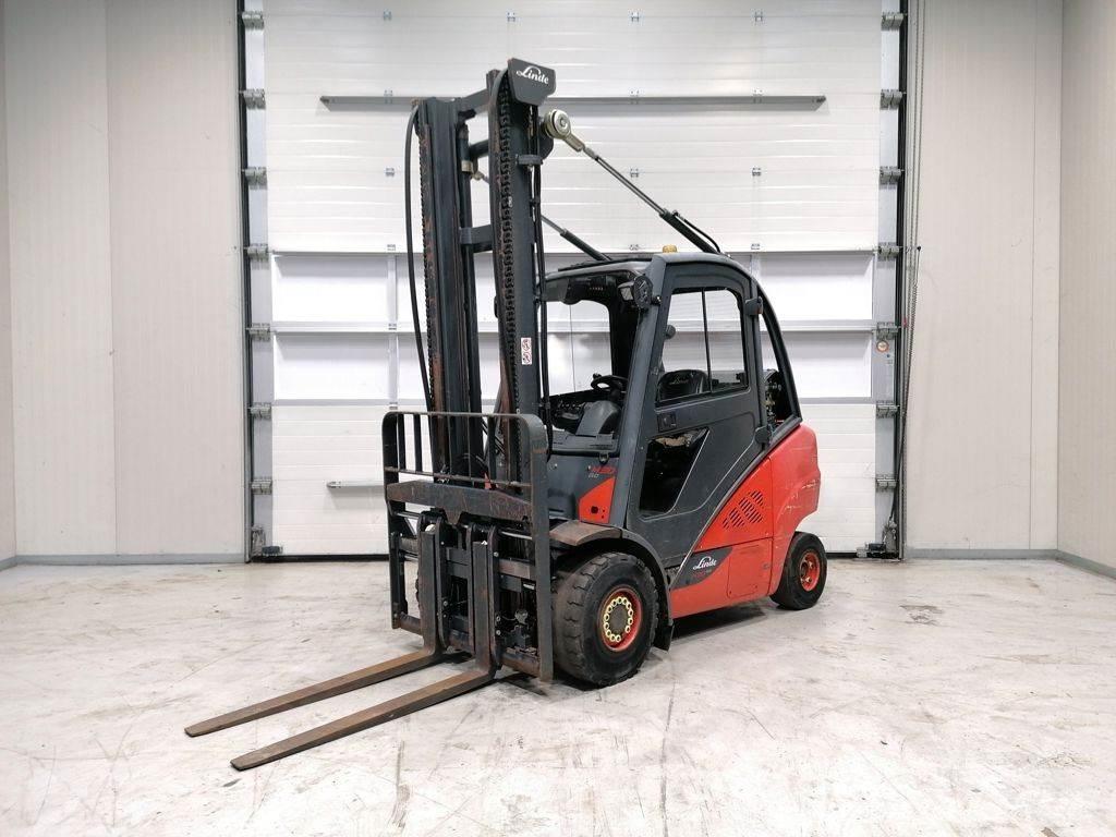 Linde H30T-02 Gas Stapler