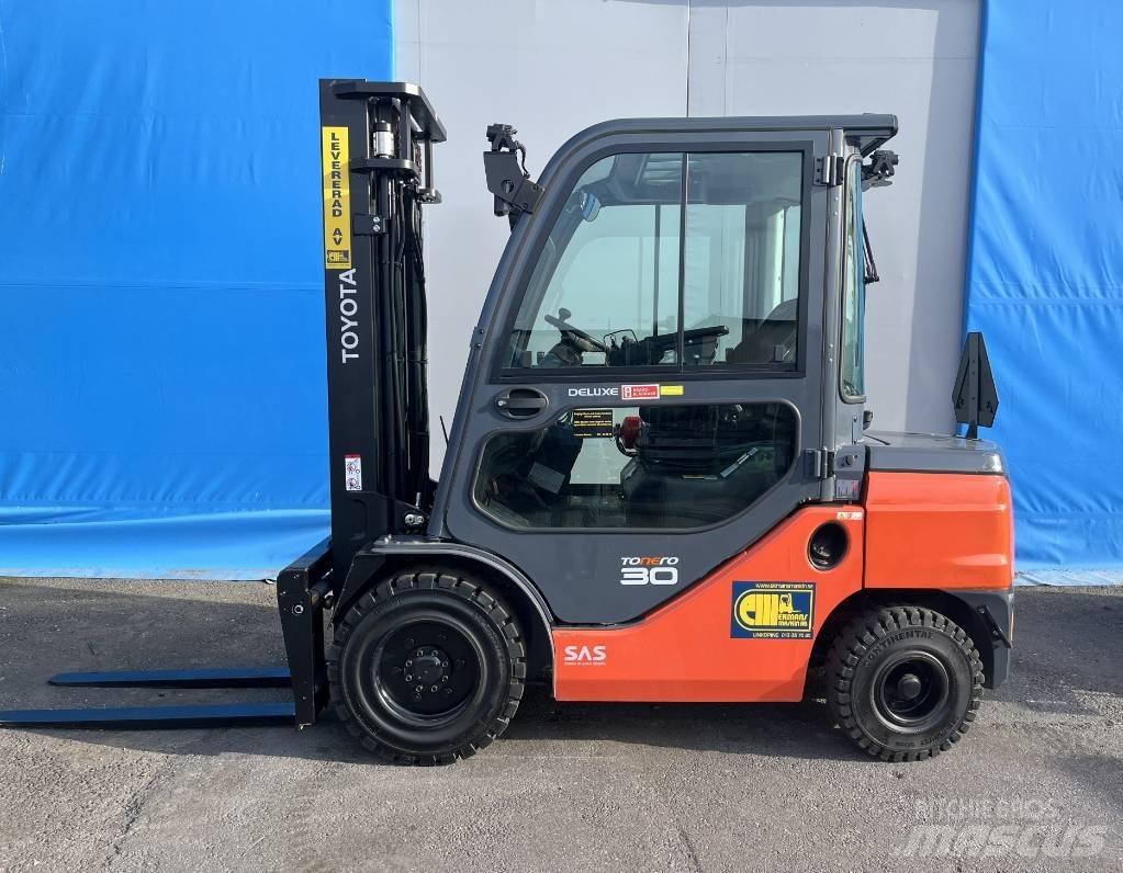 Toyota 8 FD F 30 Diesel Stapler