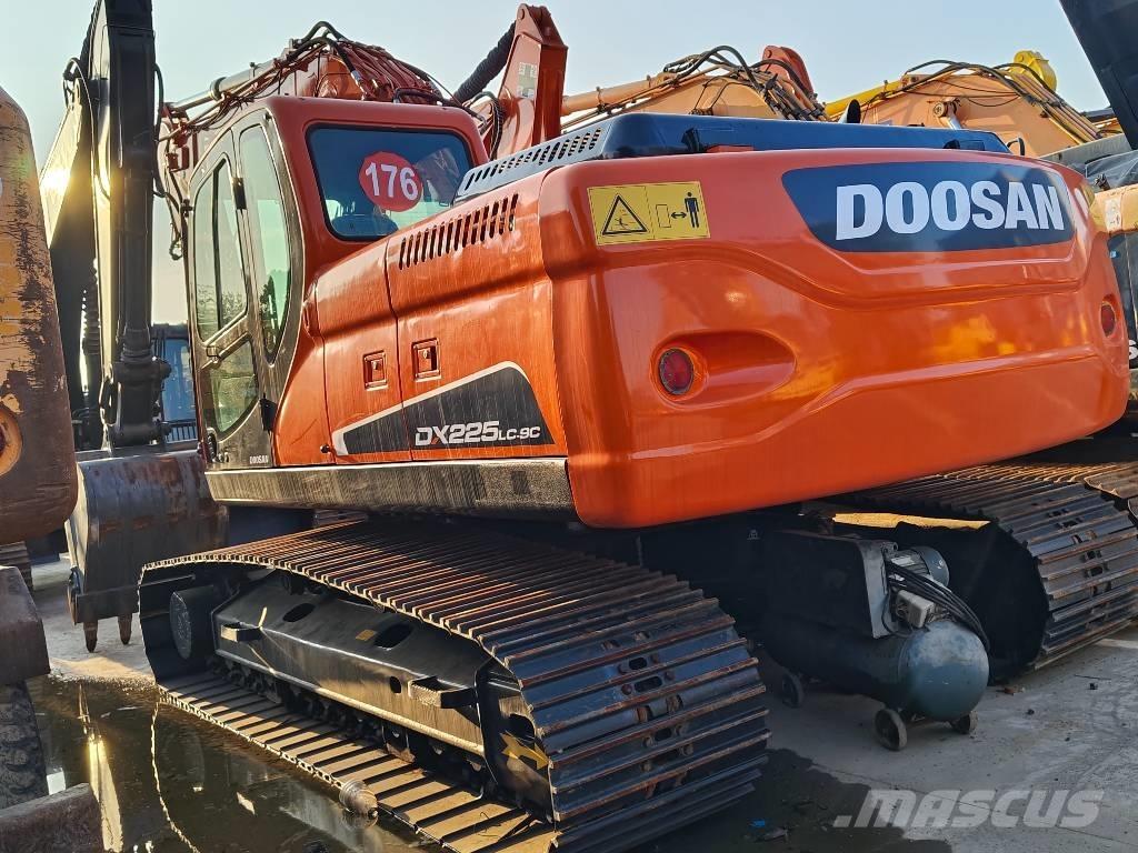 Doosan DX225LC-9C Raupenbagger