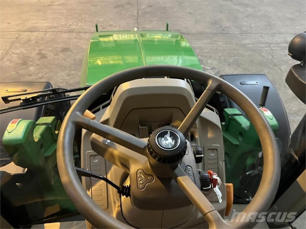 John Deere 6100M Traktoren