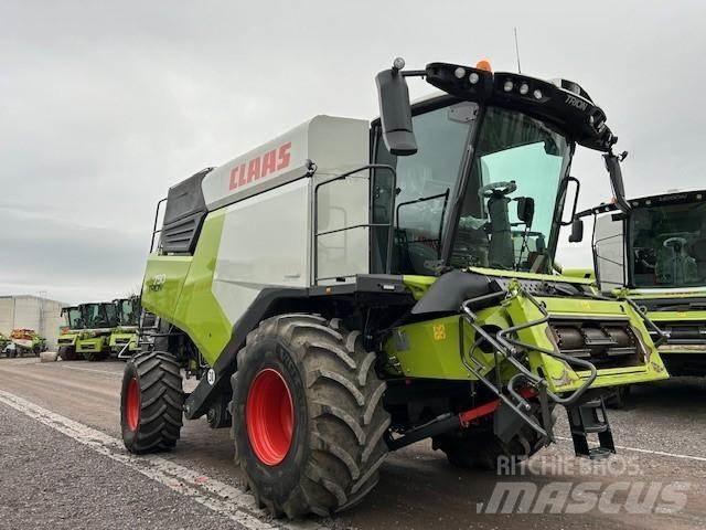 CLAAS TRION 750 Mähdrescher