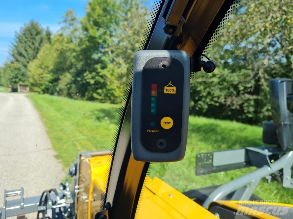 Liebherr T 32-7 Teleskoplader