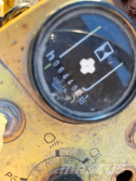 CAT CB214B Erdbauwalzen