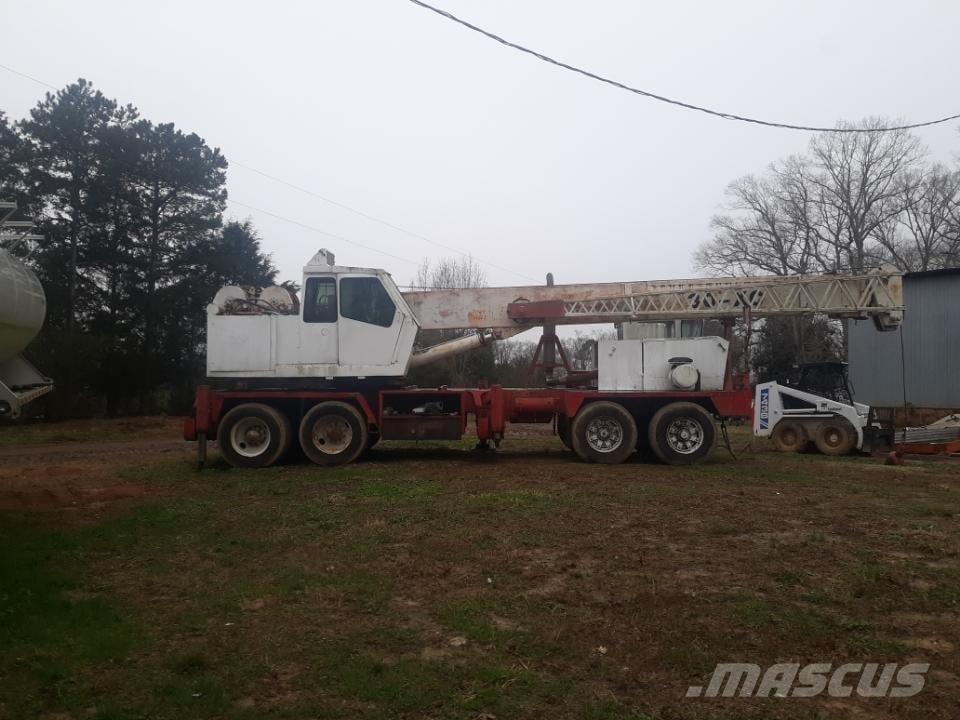 Bucyrus-Erie 30-XC All-Terrain-Krane