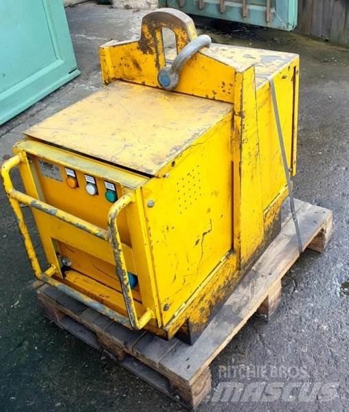  _JINÉ FR) Lenoir - RB 40 Sonstige Baumaschinen