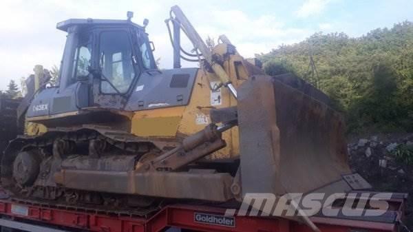 Komatsu D65 EX-12 Bulldozer