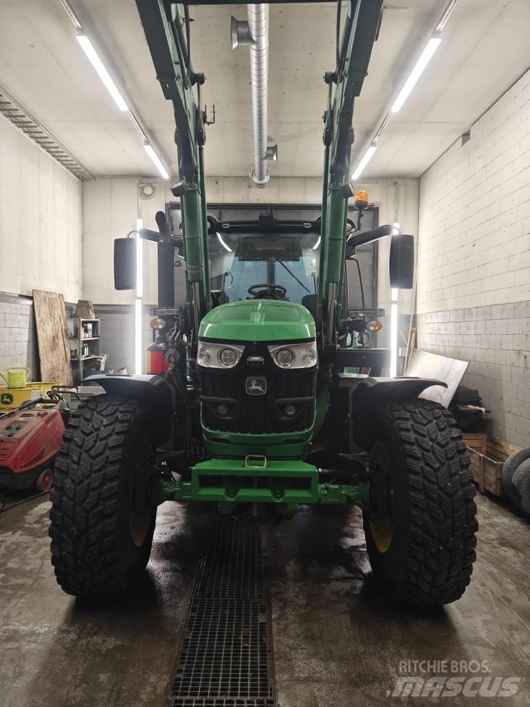 John Deere 6155 R Traktoren