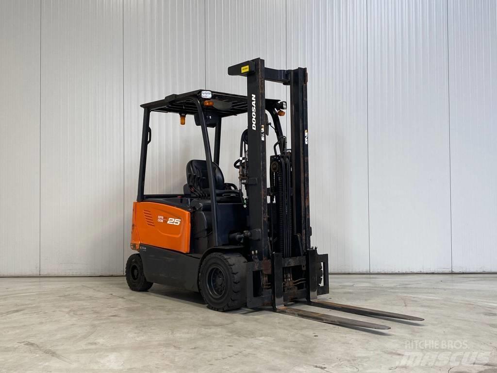 Doosan B25X-7 Elektro Stapler