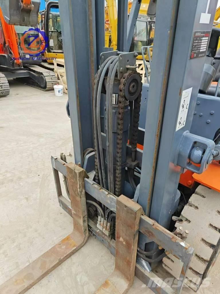 Heli CPCD 30 Diesel Stapler
