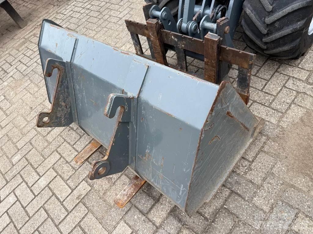 GiANT G2700 Radlader