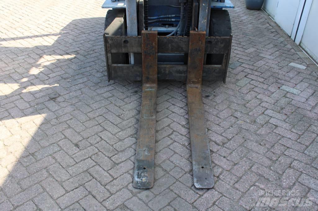 Daewoo D 40 S Diesel Stapler