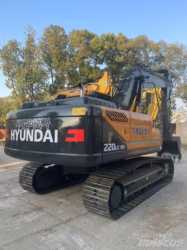 Hyundai 220LC-9S Raupenbagger