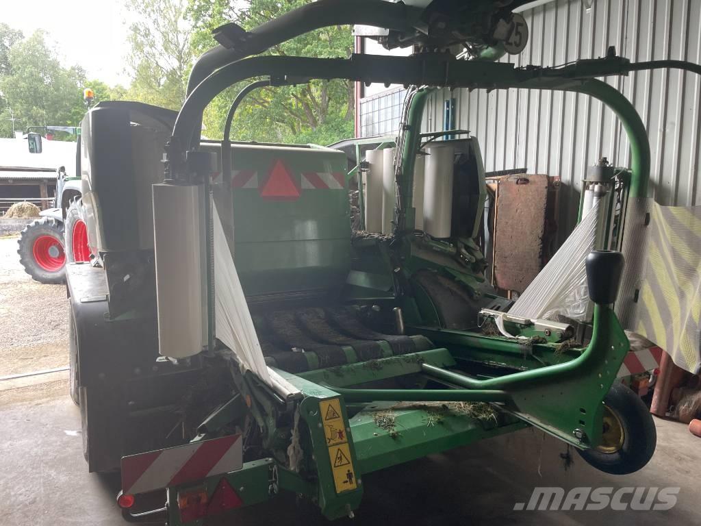 John Deere C 441 R Rundballenpressen